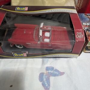 1955 Ford Thunderbird Die-Cast Model - Red Scale 1/18